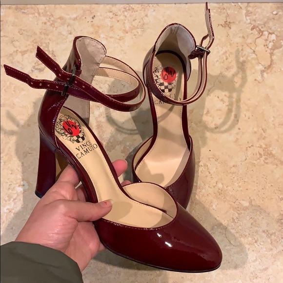NWT burgundy Vince Camuto high heels - Picture 2 of 5